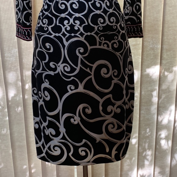 Faux wrap dress - Picture 5 of 6